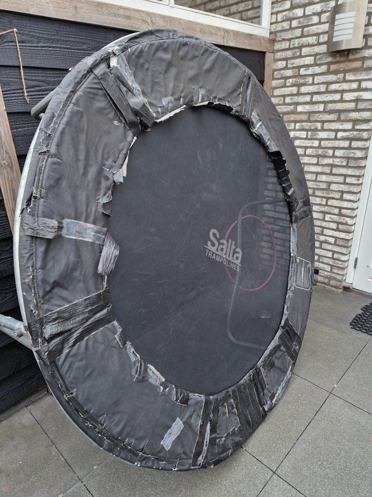 Salta Trampoline, Ophalen