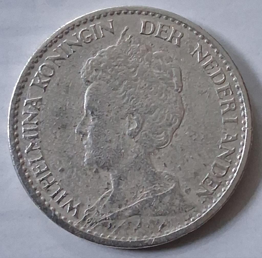 Zilveren   gulden    1915  uit  de  grond, Ophalen of Verzenden, Koningin Wilhelmina, 1 gulden, Zilver