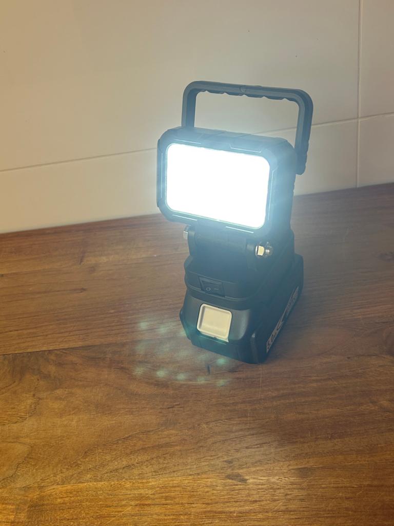 2x Nieuwe bouwlamp/werklamp voor Makita 18V accu, Ophalen of Verzenden, Nieuw