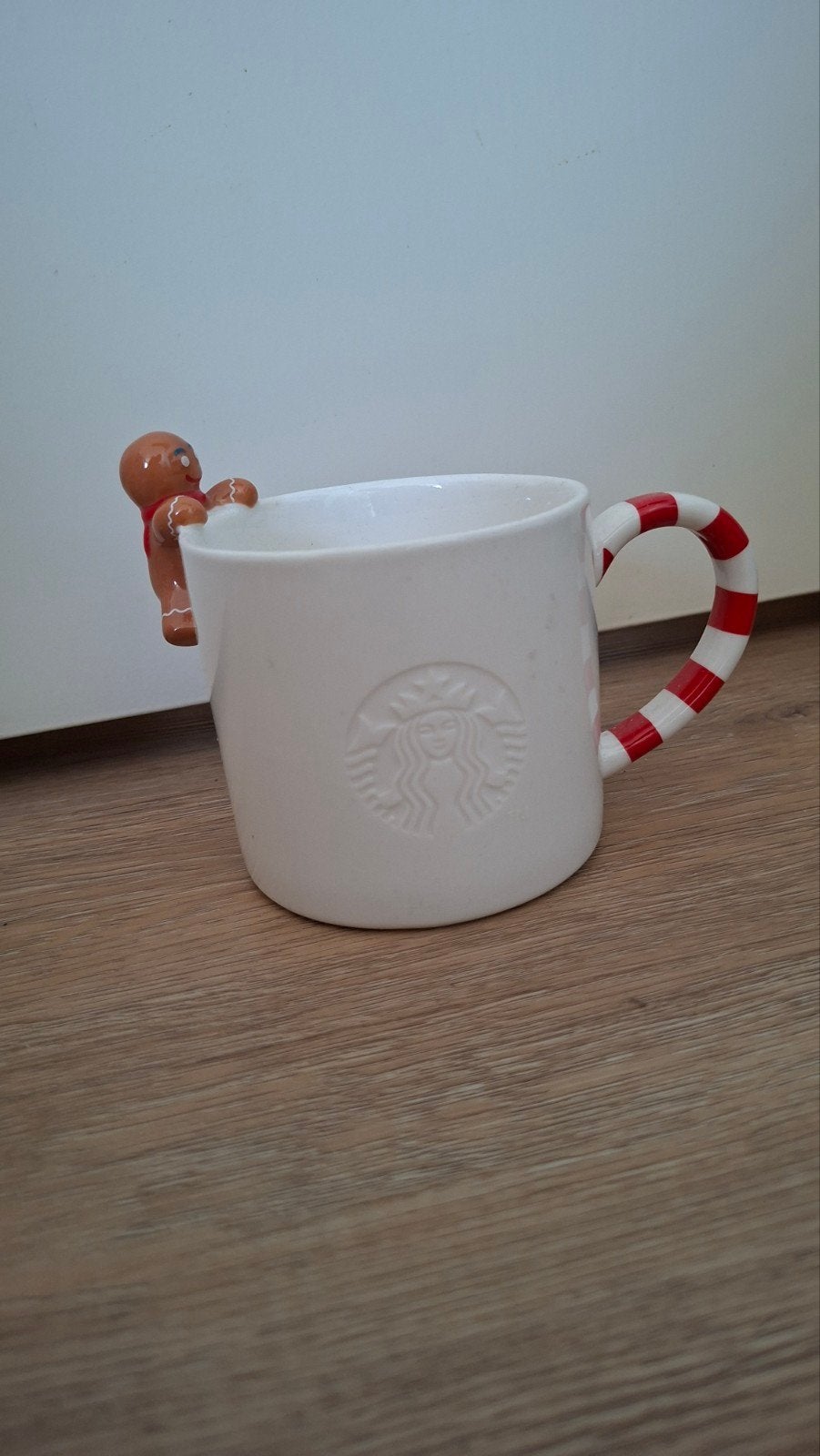 Starbucks Kerstmok, Huis en Inrichting, Keuken | Keukenbenodigdheden, Nieuw, Overige typen, Overige merken, Steen/keramiek, Wit