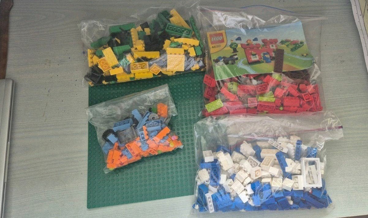 Lego set 4630 met ongeveer 1000 bouwstenen en grondplaat, Gebruikt, Inclusief extra onderdelen, Lego, Ophalen of Verzenden