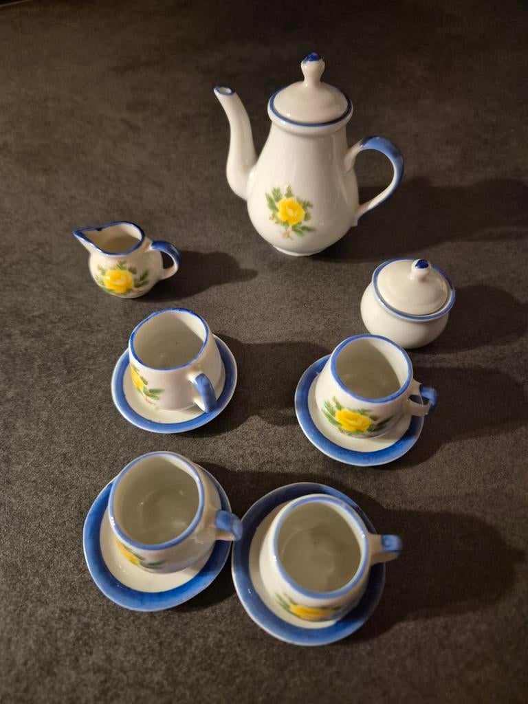Serviesje,  miniatuur, keramiek, Antiek en Kunst, Antiek | Servies compleet, Ophalen of Verzenden