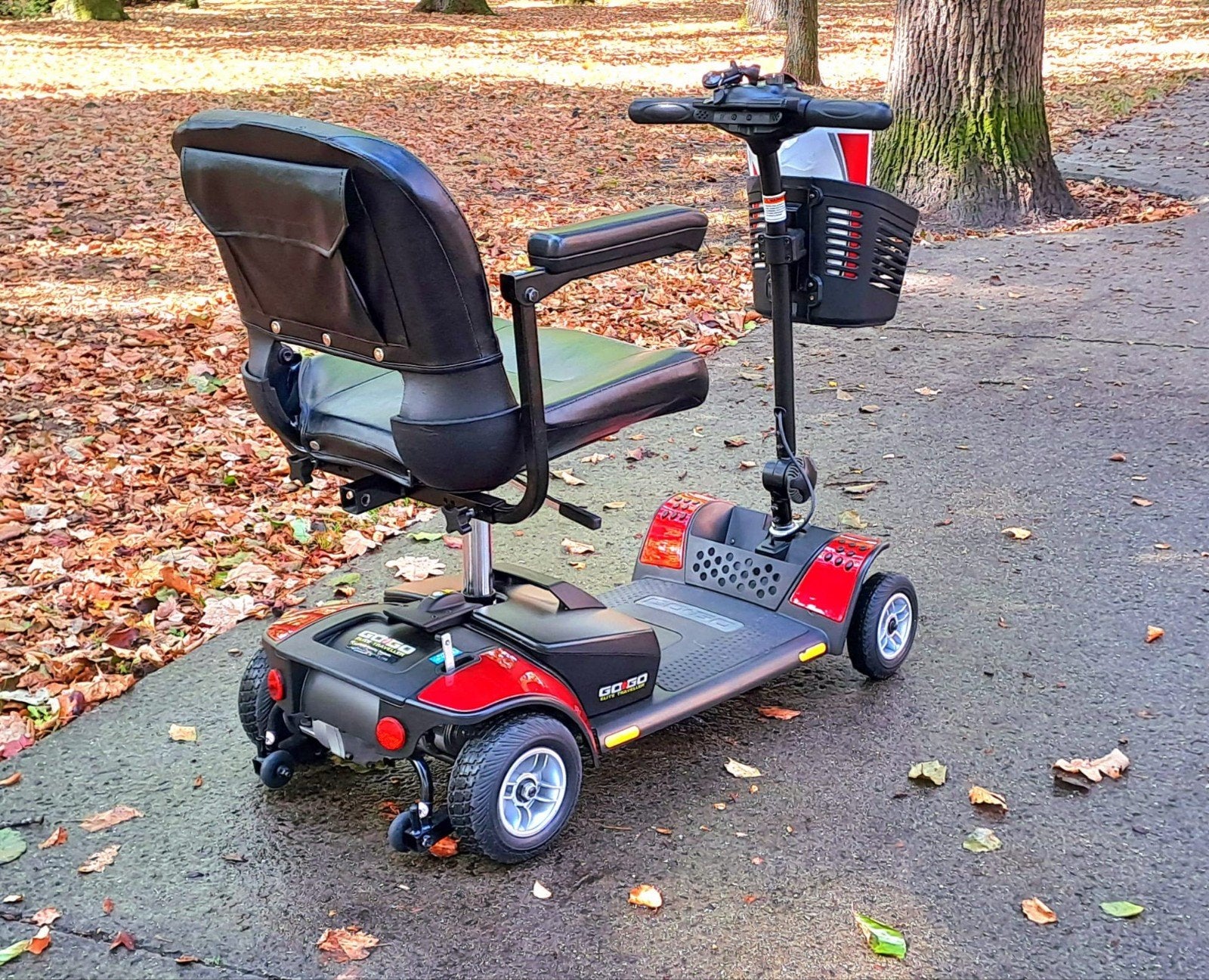 NIEUWE OPVOUWBARE SCOOTMOBIEL GOGO -  NOG ALS NIEUW, Diversen, Brommobielen en Scootmobielen, Ophalen, 10 km/u of minder, Pride