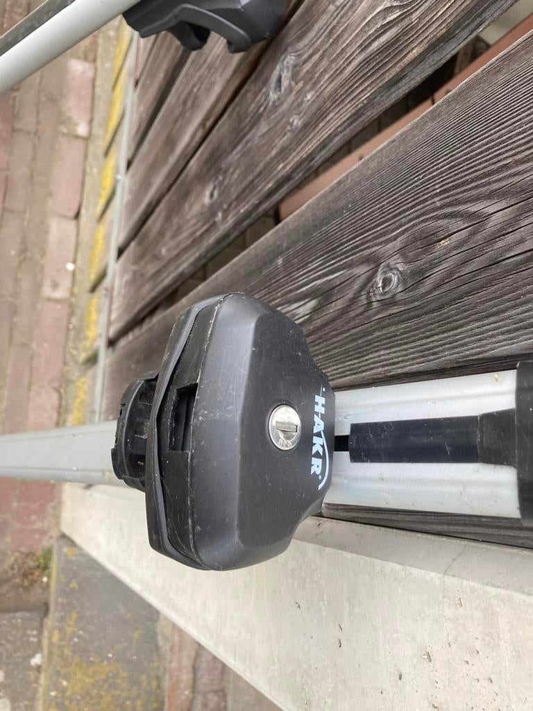 HAKR dakdragers voor montage op dakrail (set van 2), Auto diversen, Dakdragers, Ophalen, Gebruikt