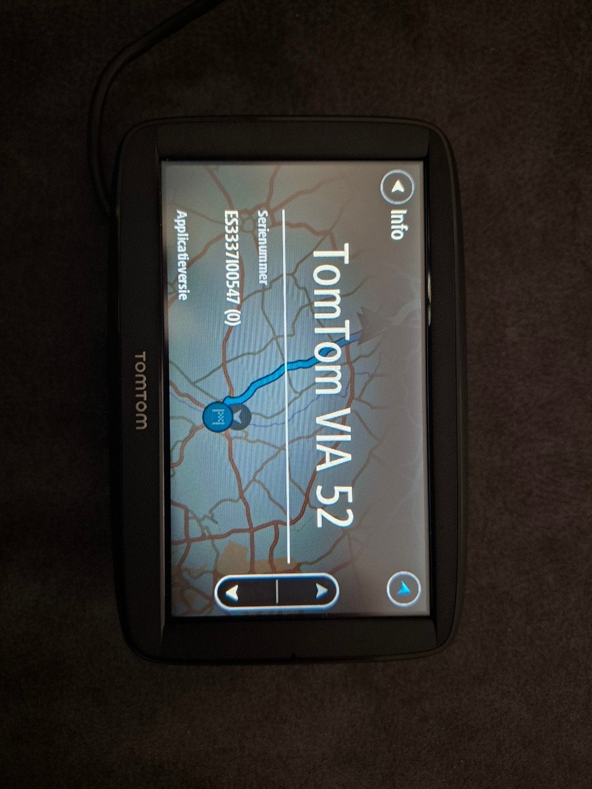 TomTom VIA 52 Navigatiesysteem met accessoires, Ophalen of Verzenden, Gebruikt