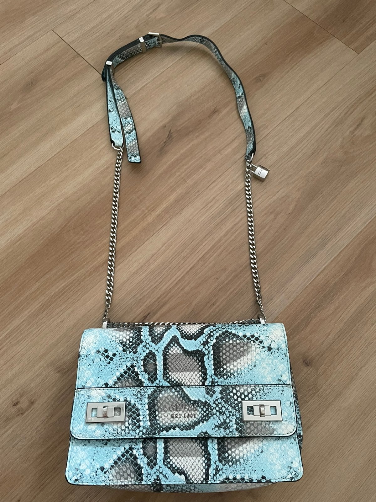 Guess tas Style: KY787021, Ophalen, Zo goed als nieuw, Blauw, Handtas