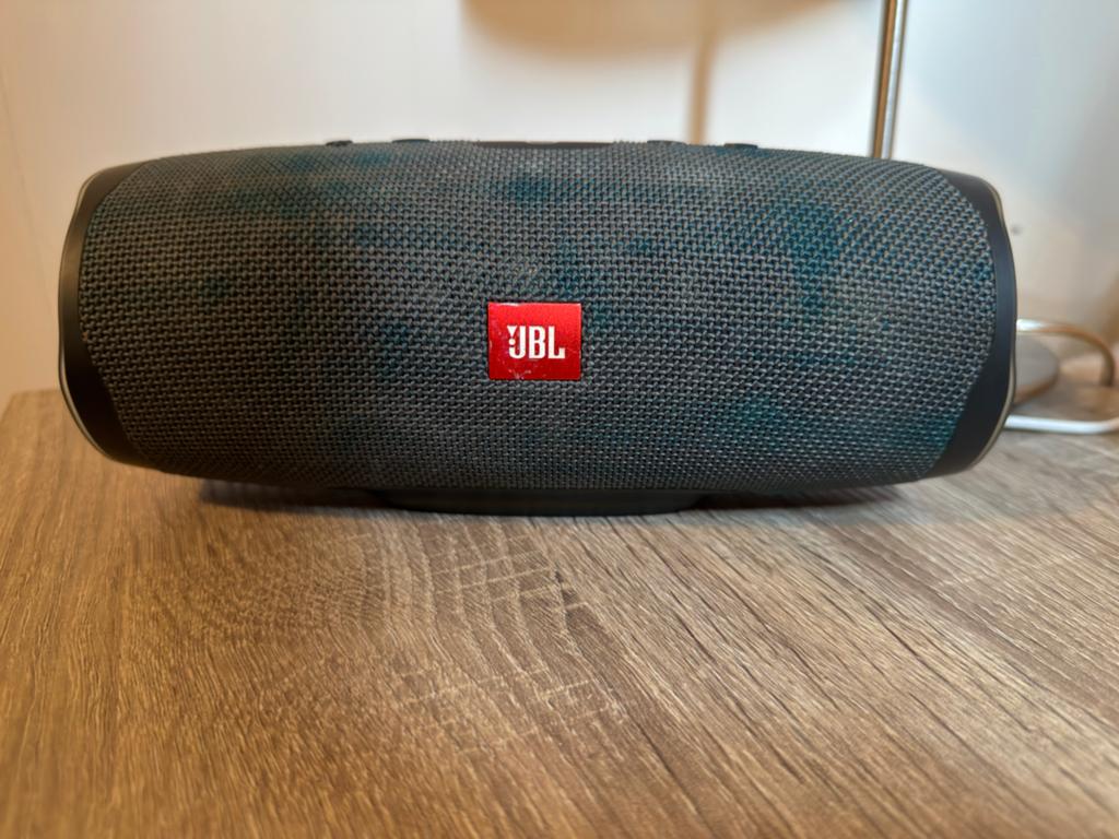jbl charge essential 2, Gebruikt, JBL, Overige typen, Ophalen of Verzenden