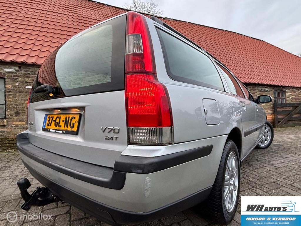 Volvo V70 2.4 T Comfort Line, 2435 cc, 1570 kg, 93 €/maand, Zilver of Grijs