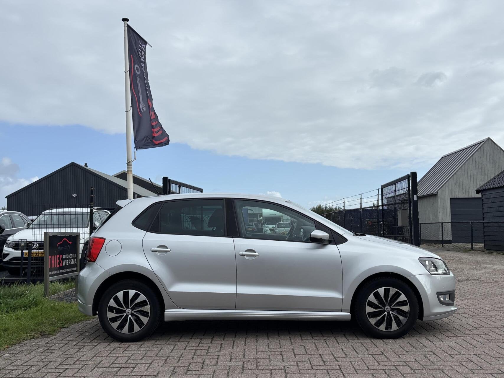 Volkswagen Polo 1.0 BlueMotion Connected Series cruise pdc, Auto's, Voorwielaandrijving, 95 pk, Handgeschakeld, 3 cilinders