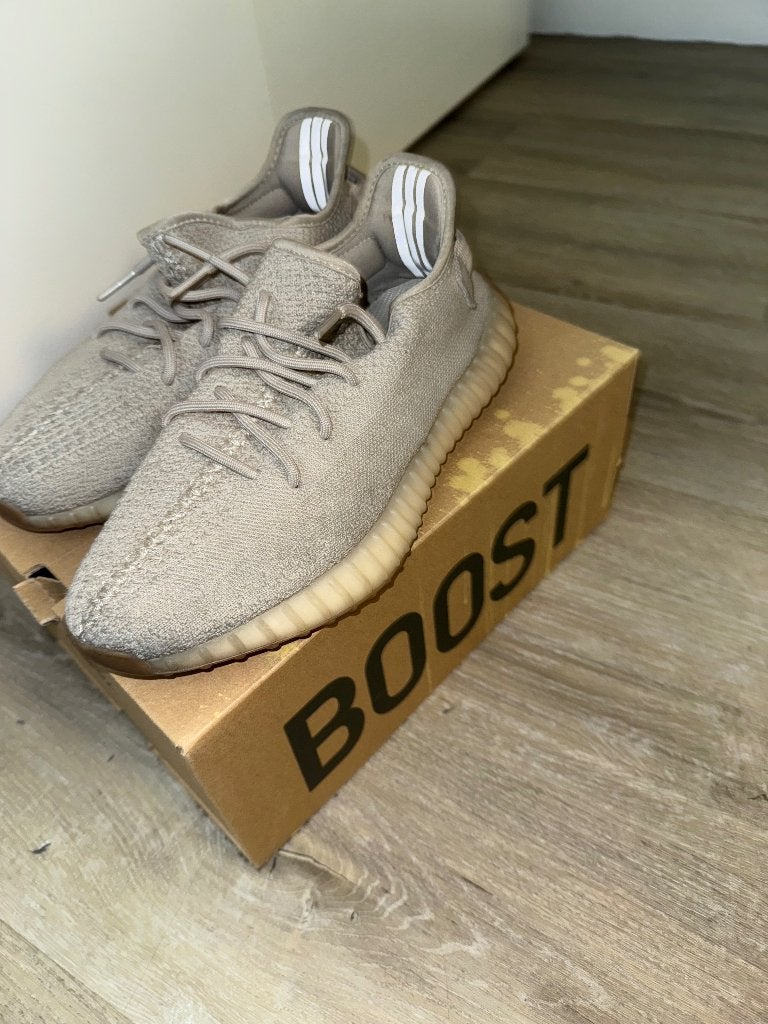 Adidas Yeezy Boost 350 V2 Sesame – Maat 41 1/3, Ophalen, Zo goed als nieuw, Overige typen, Overige merken