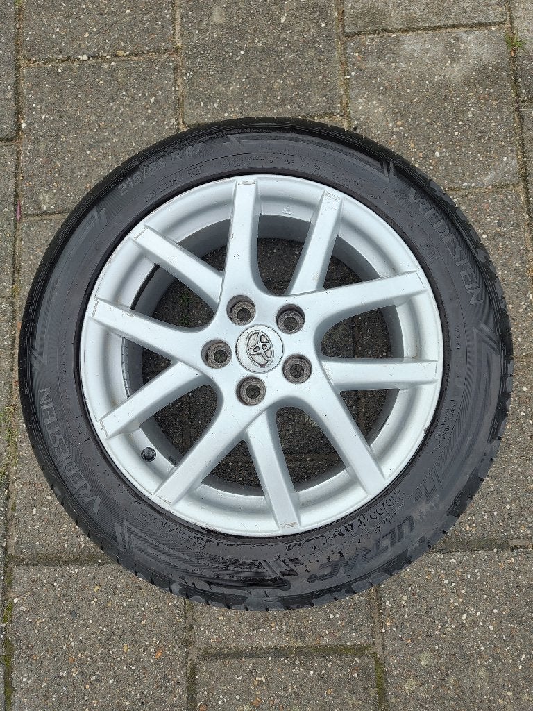 Toyota Verso 17 inch lichtmetalen velgen 5x114.3 incl banden, Auto-onderdelen, Velg(en), 17 inch, Ophalen of Verzenden, Personenwagen