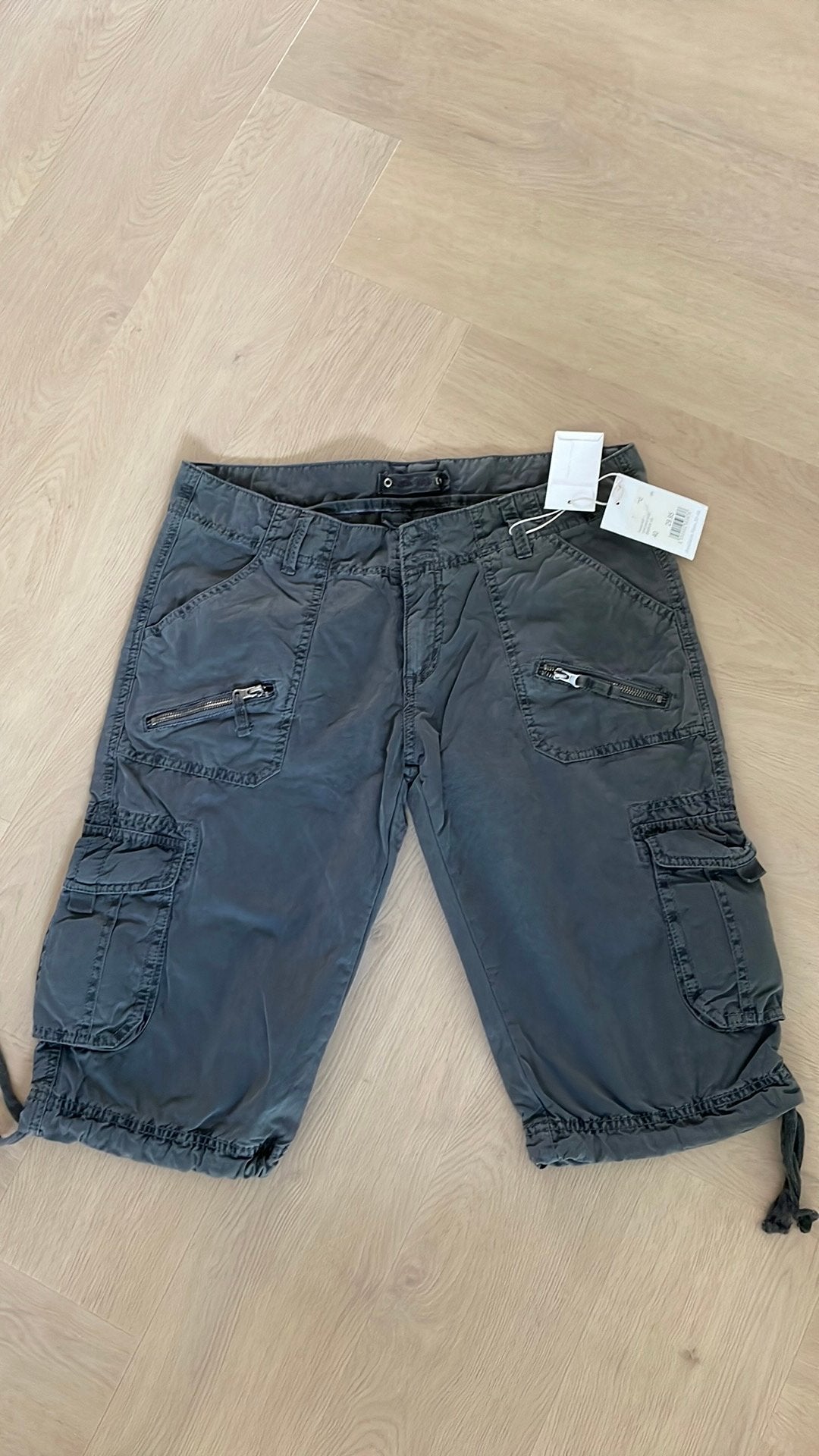 Nieuwe grijze dames bermuda mt 40 vsn surherland, Maat 38/40 (M), Kort, Nieuw, Ophalen of Verzenden