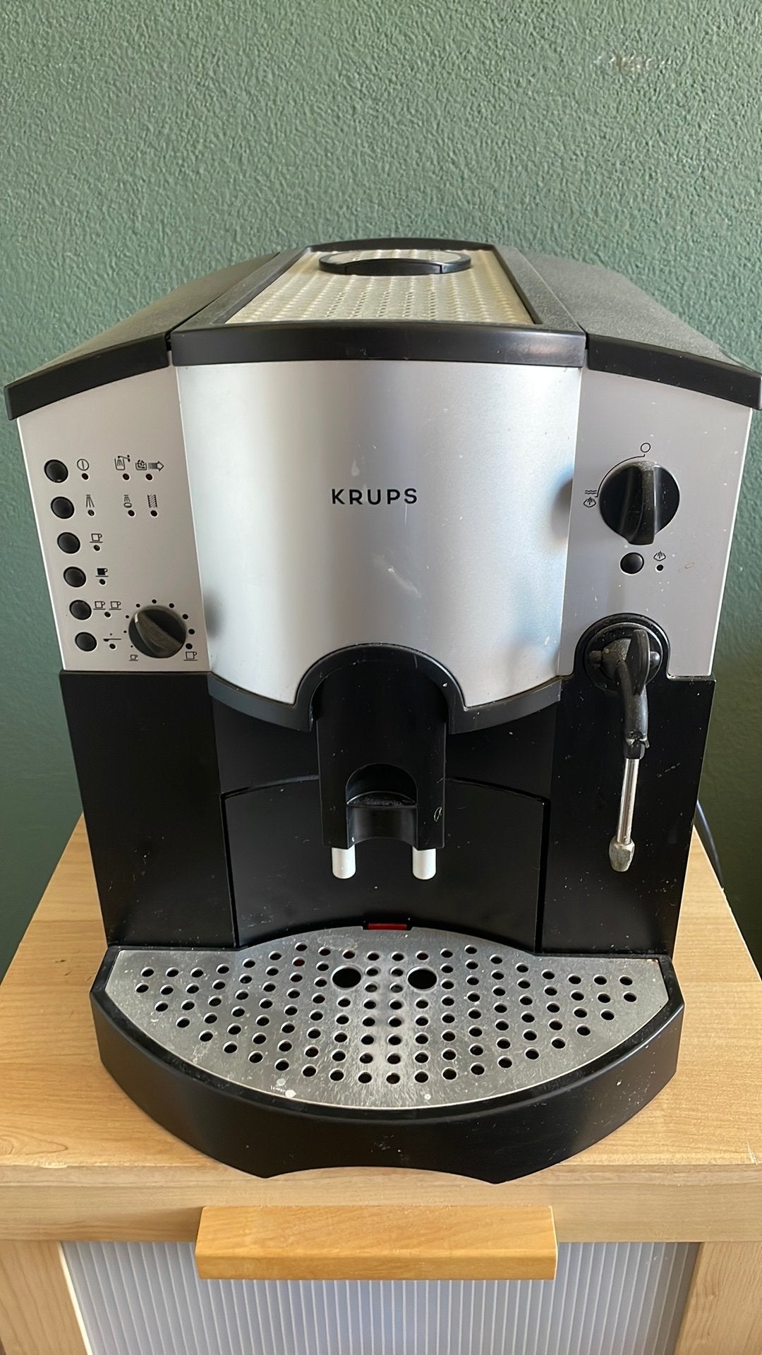 Koffiemachine voor bonen, Gebruikt, Koffiemachine, 4 tot 10 kopjes, Afneembaar waterreservoir