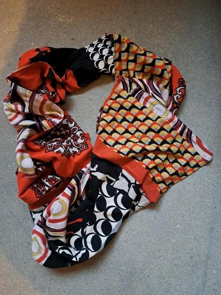 Leuke sjaal met print, Maat 46/48 (XL) of groter, Ophalen of Verzenden, Sjaal, Onbekend