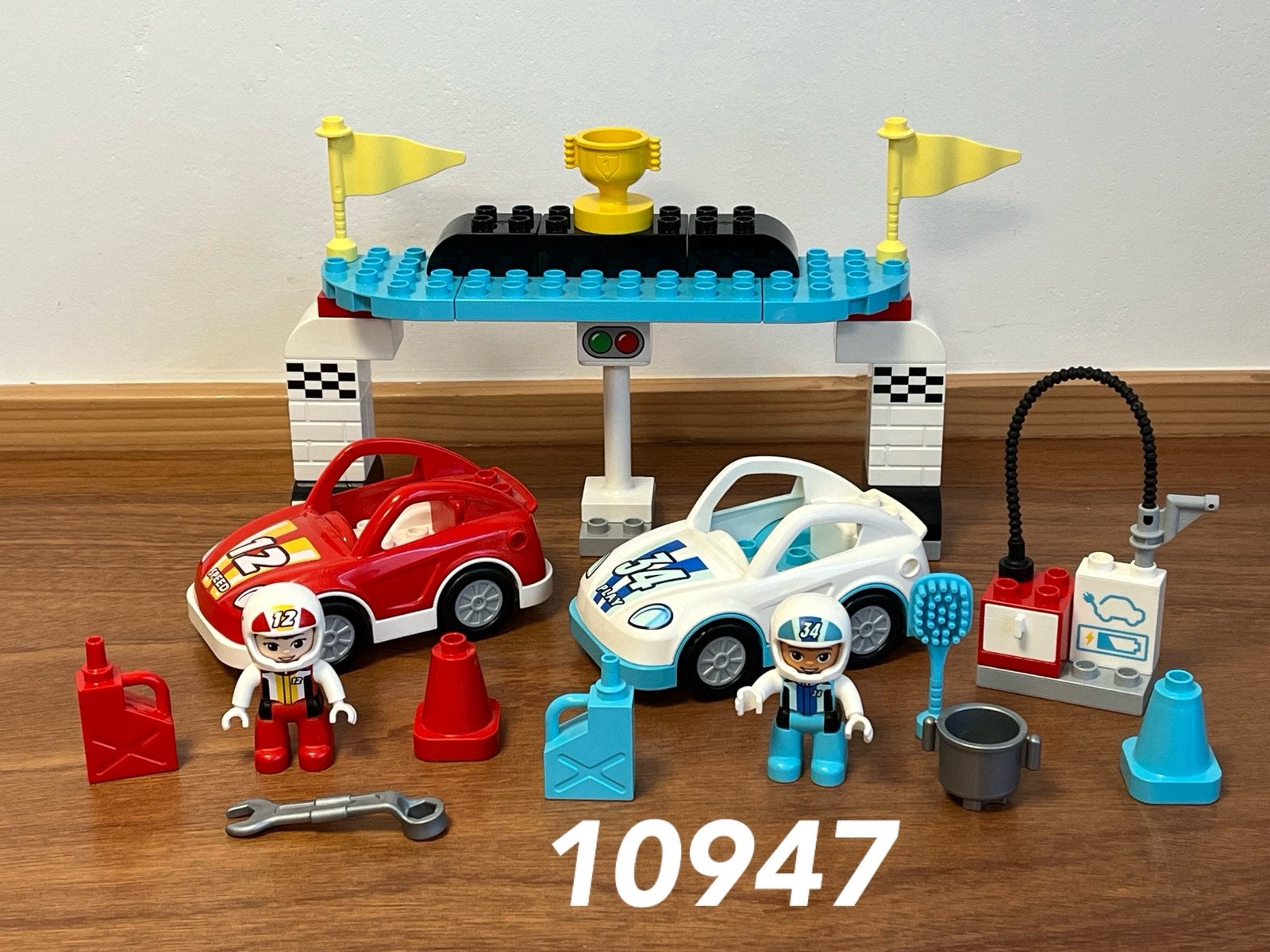Duplo racewagens 10947 (compleet) 2, Ophalen of Verzenden, Zo goed als nieuw, Complete set, Duplo