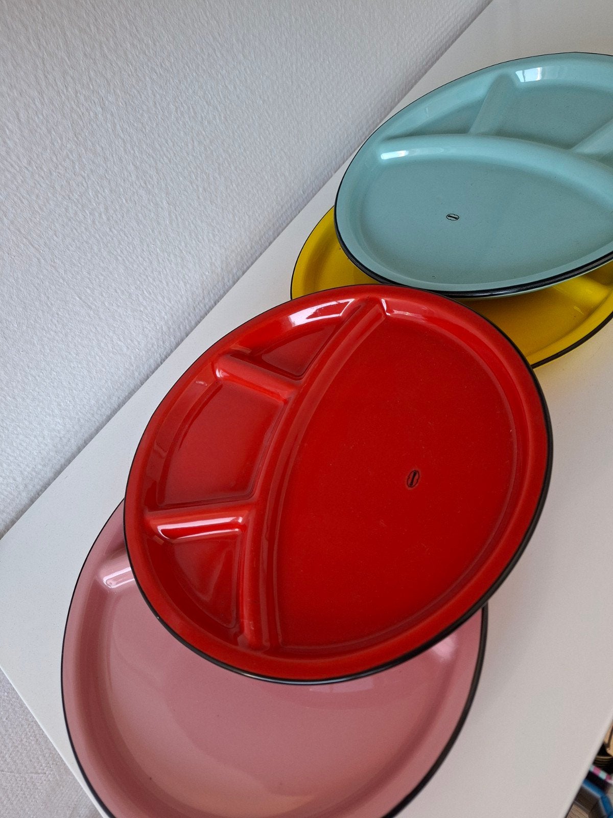 4 Cabanaz fondueborden in 4 verschillende kleuren. Nieuw., Huis en Inrichting, Ophalen of Verzenden, Nieuw, Overige stijlen, Overige typen