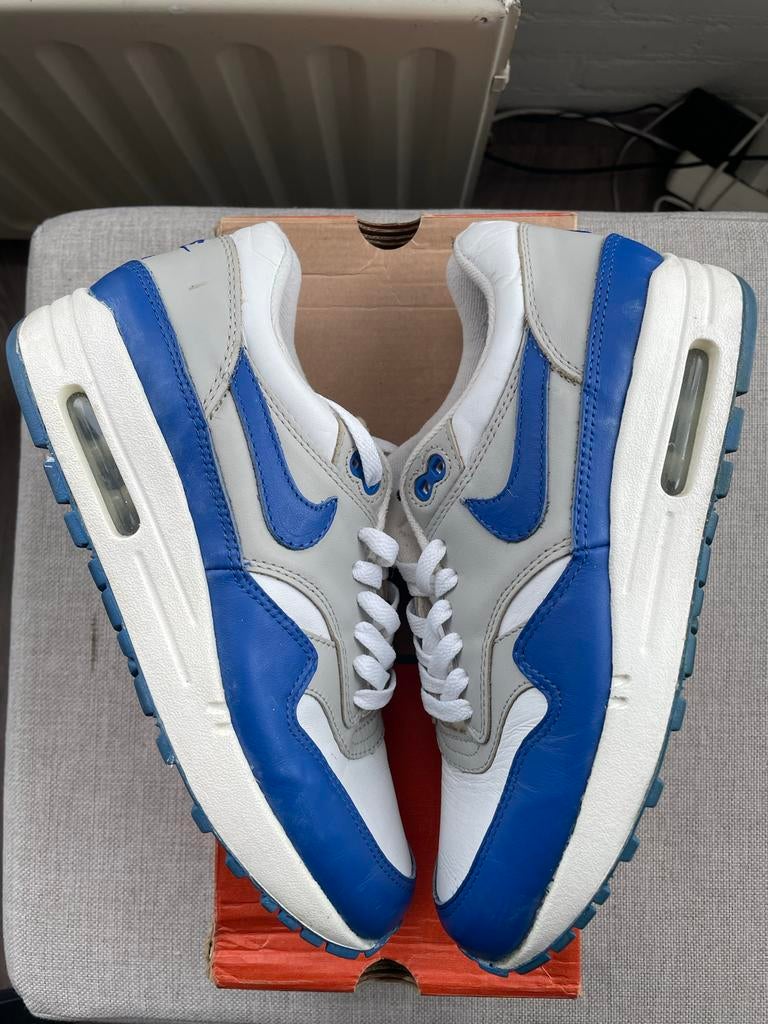 Nike Air Max 1 Leather White Royal Blue (1997) - US 7.5, Kleding | Heren, Schoenen, Ophalen of Verzenden, Gedragen, Wit, Sneakers of Gympen