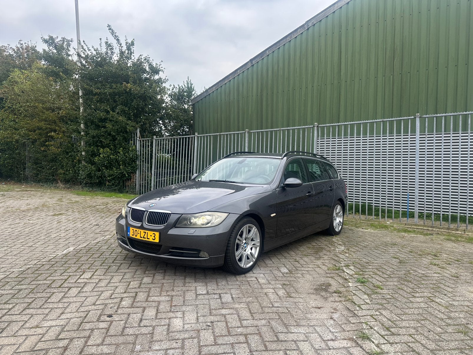 BMW 3-Serie 3.0 330D Touring AUT 2006 Grijs, Achterwielaandrijving, 1800 kg, 2993 cc, Stationwagon