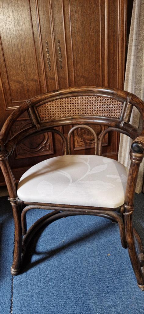 Manouhoutenstoel, Ophalen, Huis en Inrichting