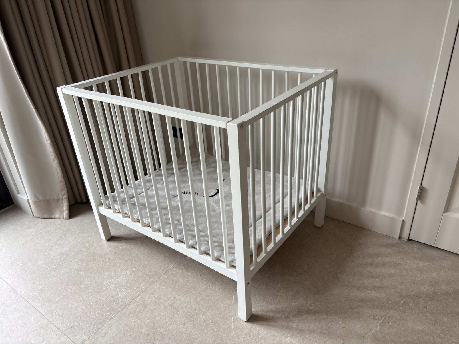Witte fijne box, Kinderen en Baby's, Boxen, Ophalen of Verzenden