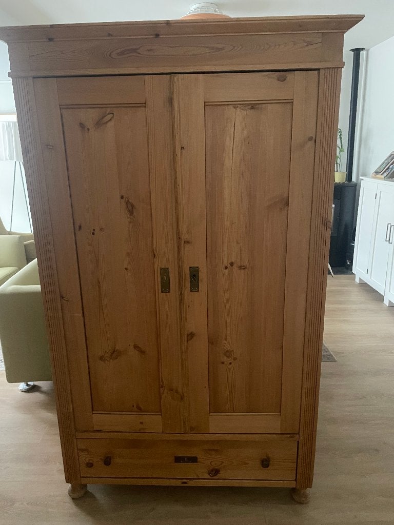 grenen kast/meidenkast, Ophalen