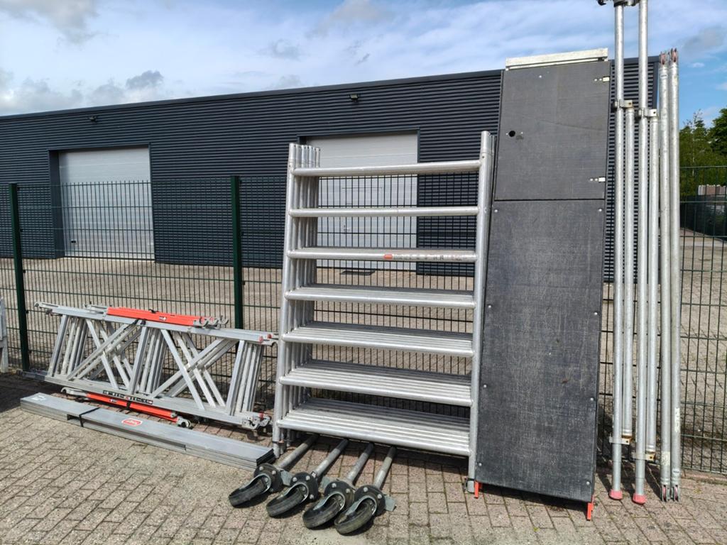 Altrex RS5 Tower Fiberdeck 135*245 werkhoogte 9.2 meter, Doe-het-zelf en Verbouw, Steigers, Ophalen, Zo goed als nieuw, Rolsteiger of Kamersteiger