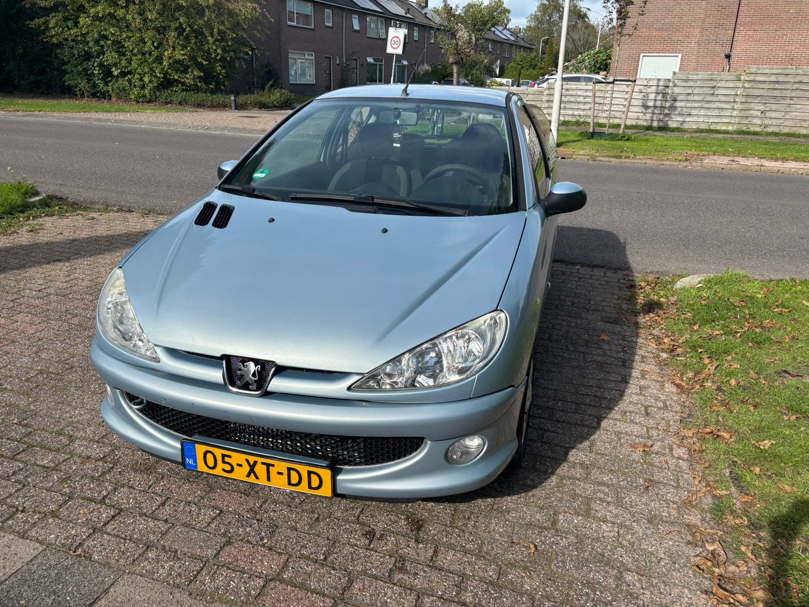 Peugeot 206 1.4 3D 2007 Grijs (Nieuwe APK tot 25-09-2027), Auto's, Voorwielaandrijving, Stof, 31 €/maand, 4 cilinders