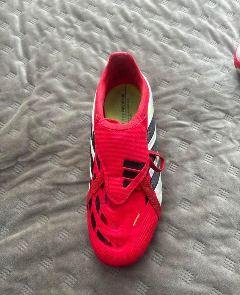 Adidas predator, Sport en Fitness, Maat XS of kleiner, Schoenen, Ophalen of Verzenden, Zo goed als nieuw