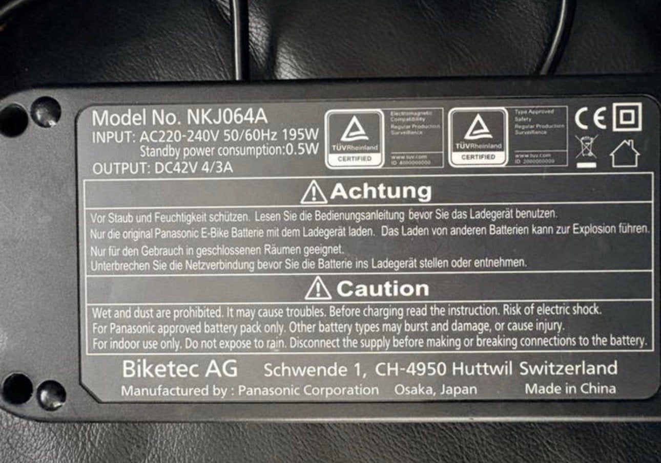 Flyer Panasonic Acculader 42V 4A 4-polige stekker, Ophalen of Verzenden, Zo goed als nieuw