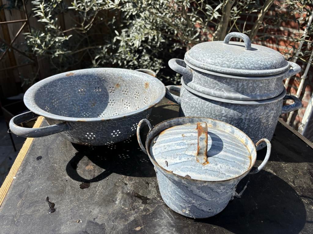 Vintage geëmailleerde keukenspullen: vergiet, pannen, Antiek en Kunst, Ophalen of Verzenden