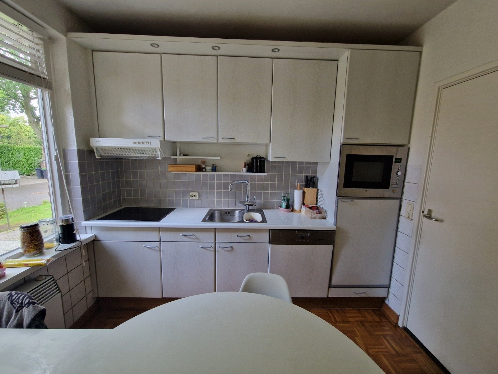 Complete keuken met inbouwapparatuur exclusief de kraan., Ophalen, Gebruikt, Wit