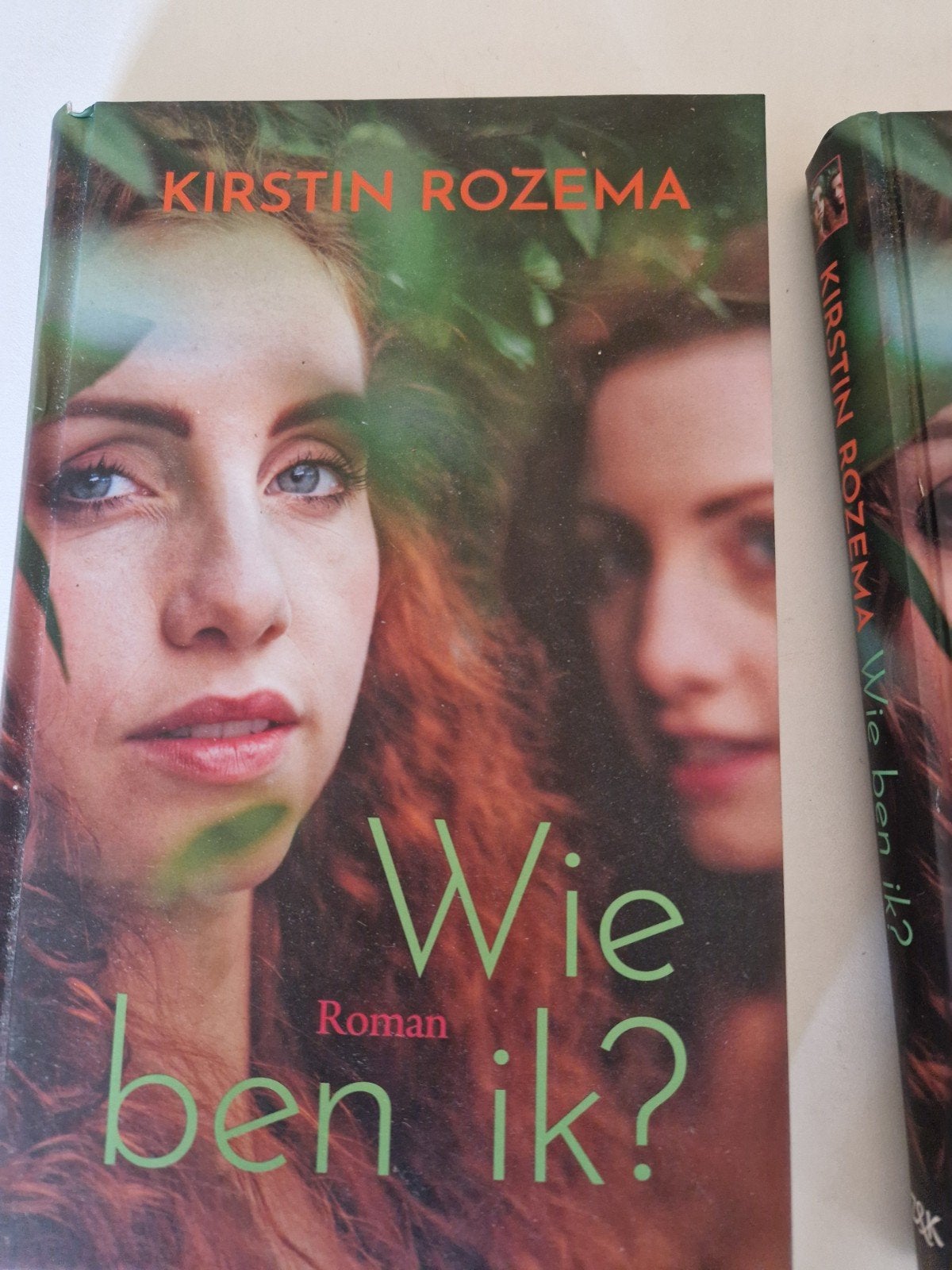 Wie ben ik? - Roman van Kirstin Rozema, Ophalen of Verzenden, Gelezen, Kirstin Rozema, Nederland