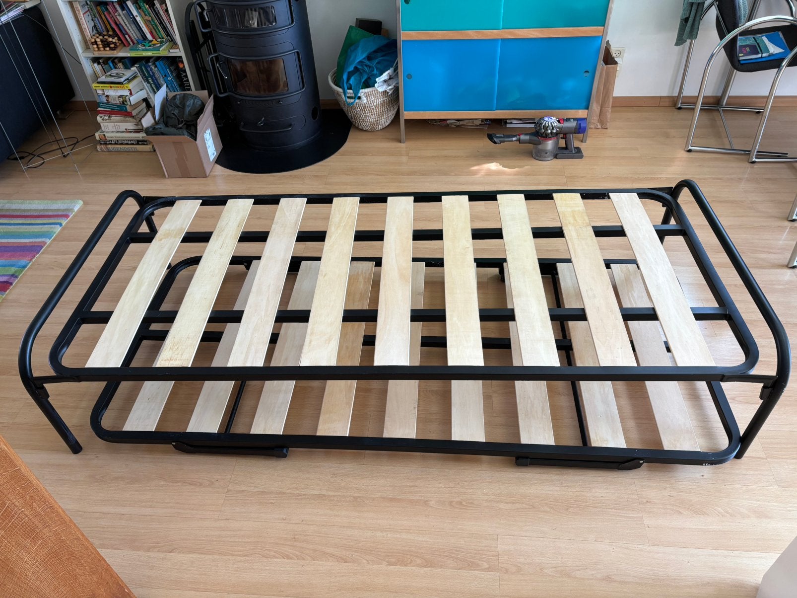 Onderschuifbed 90x200 met lattenbodem, Ophalen, 90 cm, Bruin, Tweepersoons
