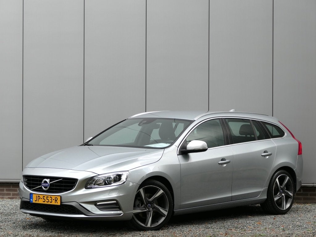 Volvo V60 2.0 T3 R-Design Trekhaak / Xenon / Standkachel, Auto's, Volvo, 1479 kg, Gebruikt, 4 cilinders, 1969 cc