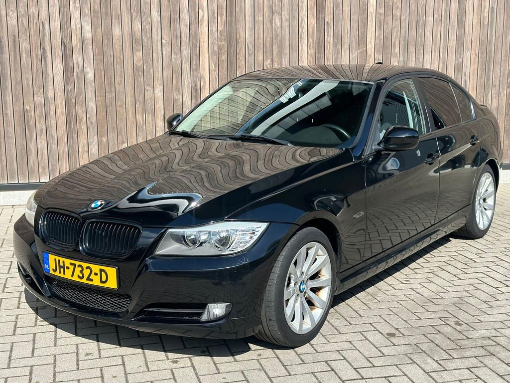 BMW 3-serie 318d Lease High Executive | NAVI | LEDER |, Auto's, BMW, Zwart, 4 cilinders, Parkeersensor, Zwart