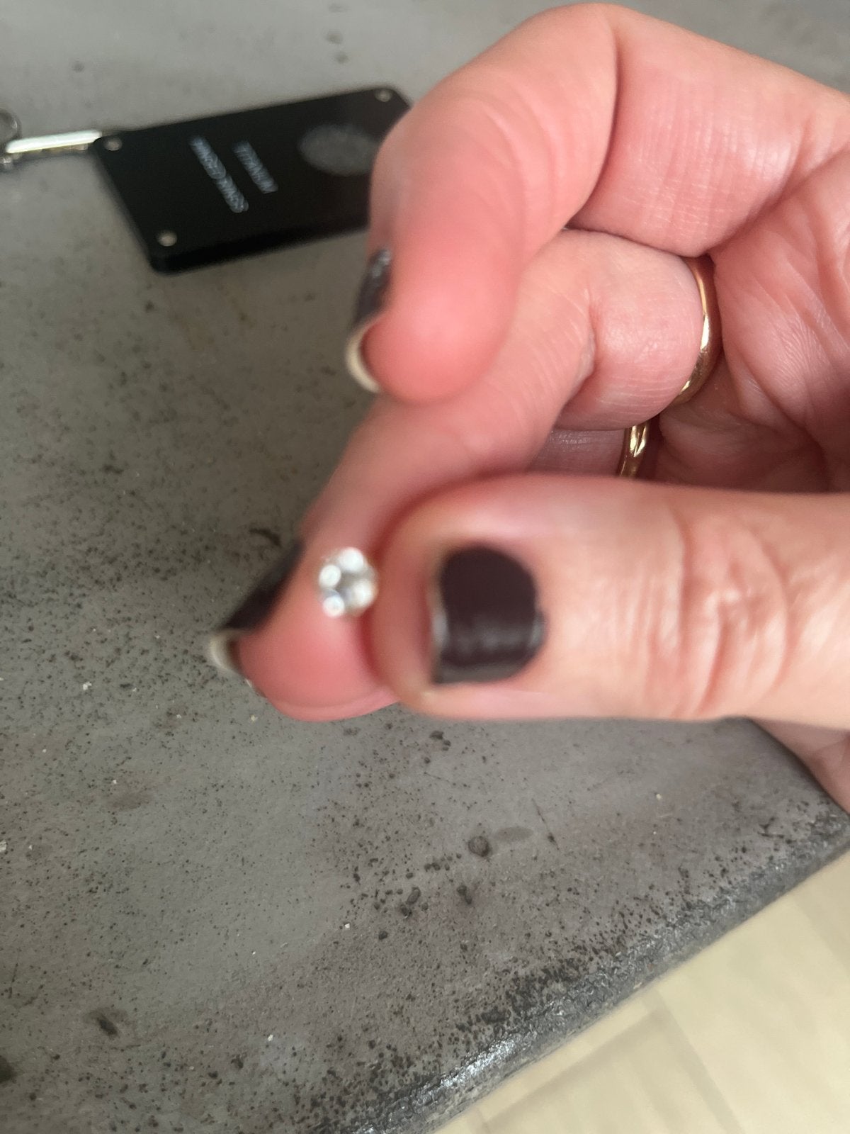 Gouden piercing met strass steentje, Ophalen of Verzenden, Zo goed als nieuw, Neuspiercing, Goud