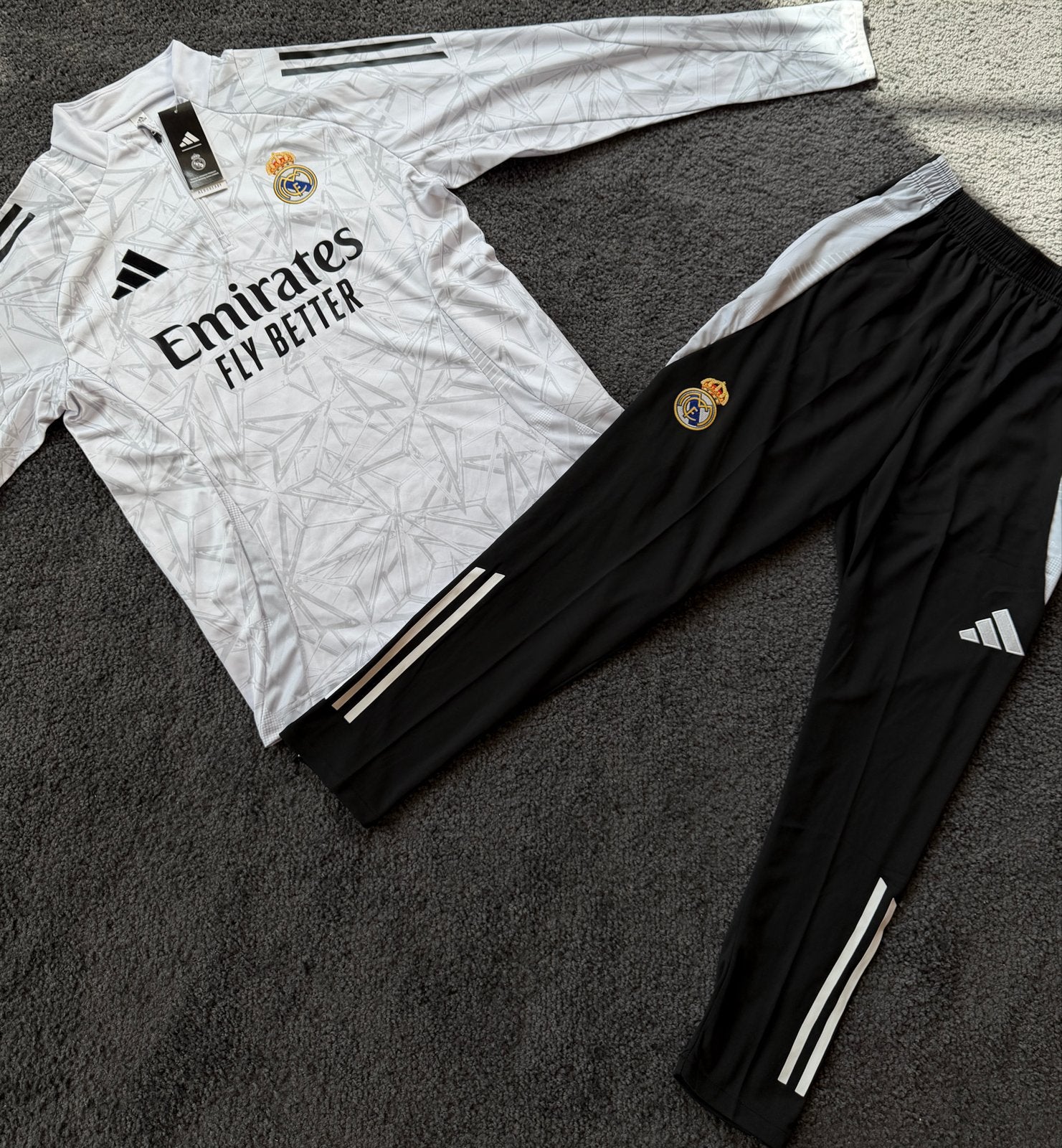 Real Madrid Trainingspak - Wit/Zwart - Nieuw, Maat 48/50 (M), Wit, Nieuw, Ophalen of Verzenden