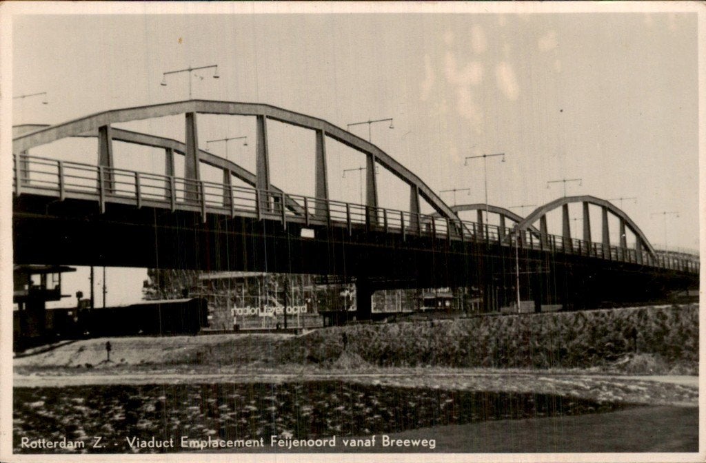 Rotterdam - Viaduct - Emplacement Feijenoord vanaf reeweg, Ophalen of Verzenden, 1940 tot 1960, Gelopen, Zuid-Holland