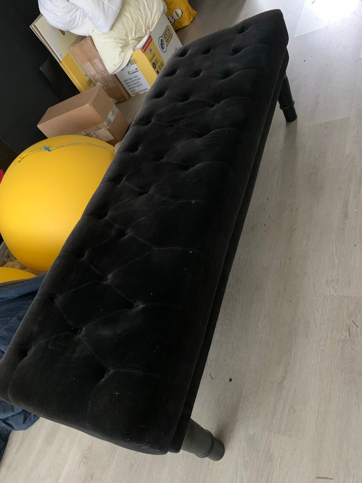 Gecapitonneerd bankje zwart fluweel, Huis en Inrichting, Banken | Sofa's en Chaises Longues, Ophalen, Gebruikt, Minder dan 75 cm