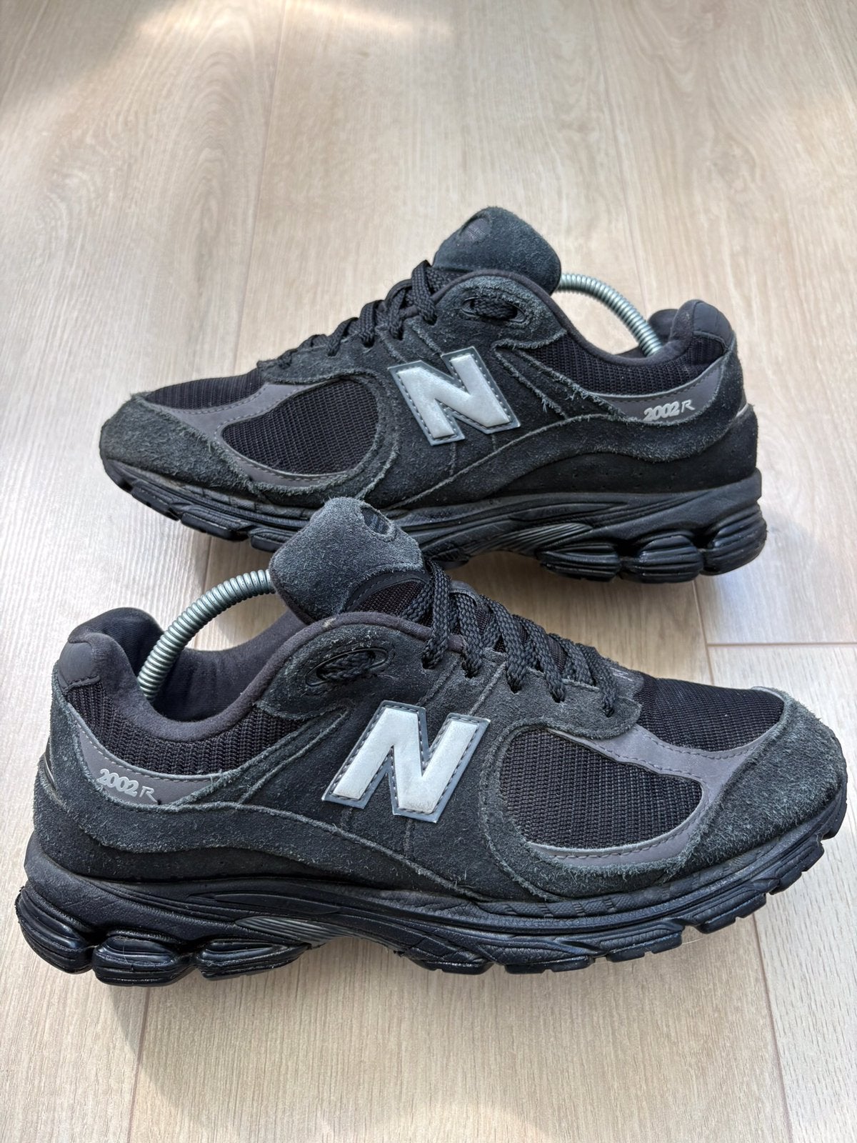 New Balance 2002R Black Silver•EU 44, Zwart, Ophalen of Verzenden, Sneakers of Gympen, Zo goed als nieuw