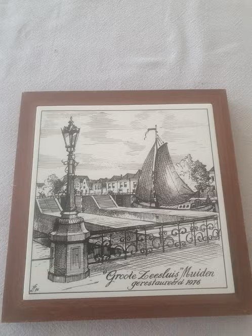 Tegel Groote sluis Muiden gesigneerd PS, Ophalen