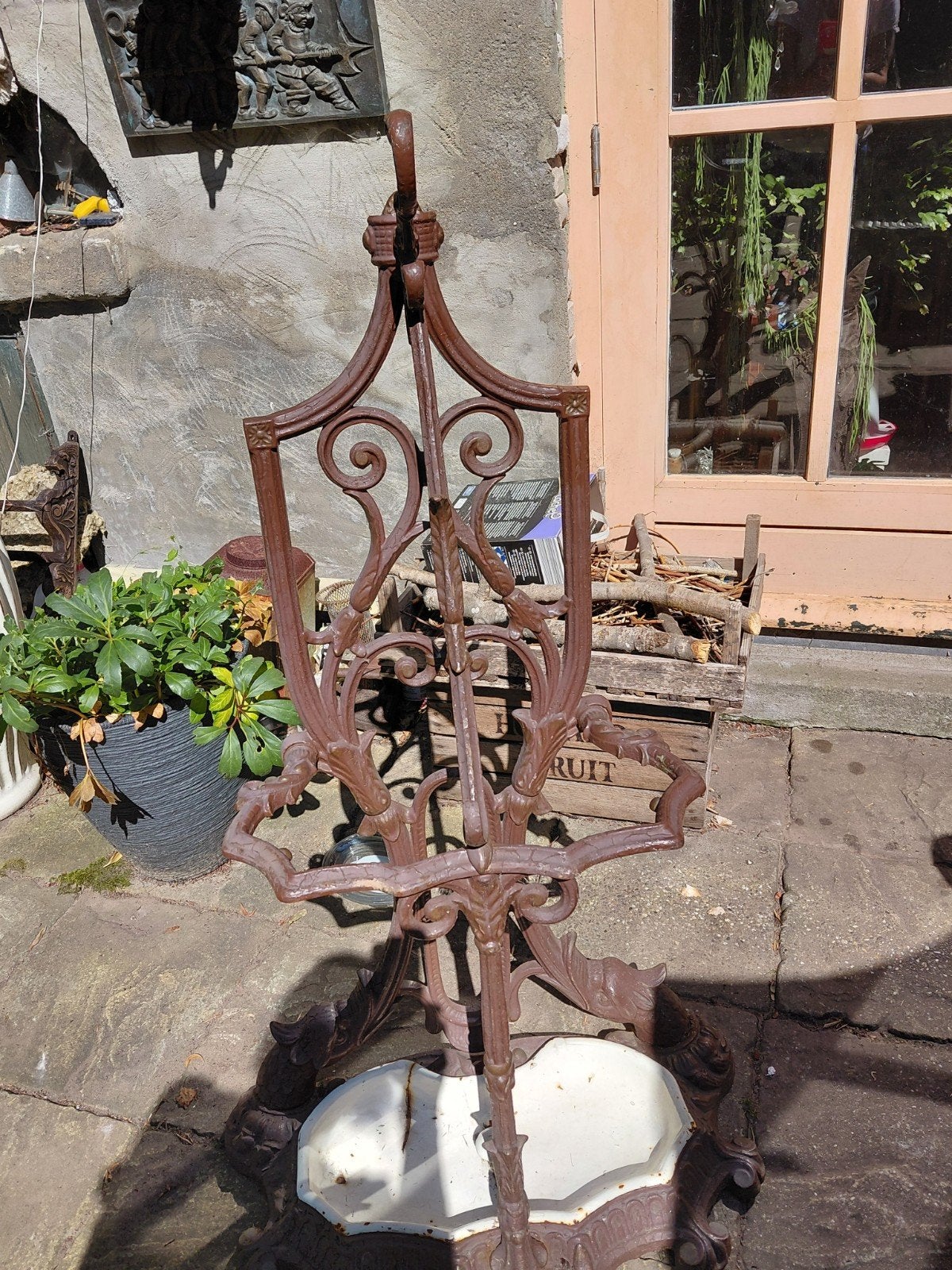 Antieke gietijzeren paraplubak met lekbak, Ophalen, Gebruikt, 100 tot 150 cm, Metaal