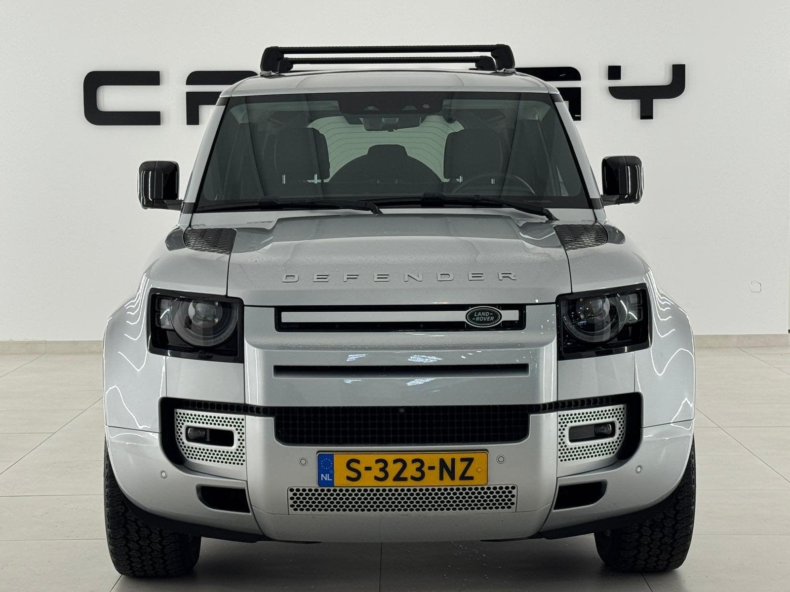 Land Rover Defender 2.0 P400e 110 HSE (bj 2023, automaat), Auto's, Automaat, Dealer onderhouden, 404 pk, Gebruikt