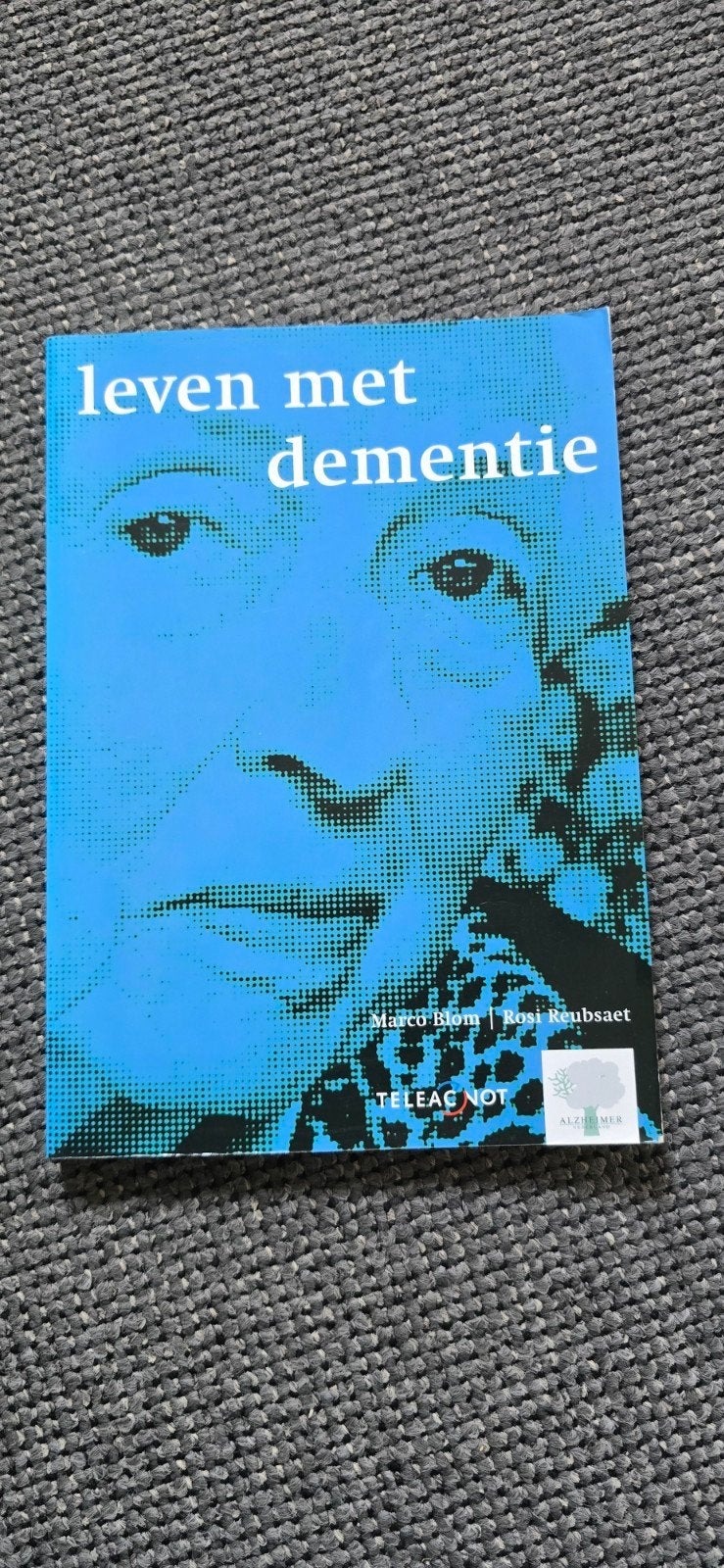 Leven met dementie - Boek over dementie, Ophalen of Verzenden, Gelezen, Marco Blom & Marja van den Bosch