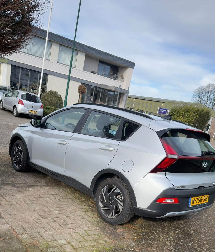 Hyundai Bayon 1.0 T-gdi 48V 100PK 7DCT 2021 Grijs, Auto's, Voorwielaandrijving, Euro 5, Zwart, 1095 kg