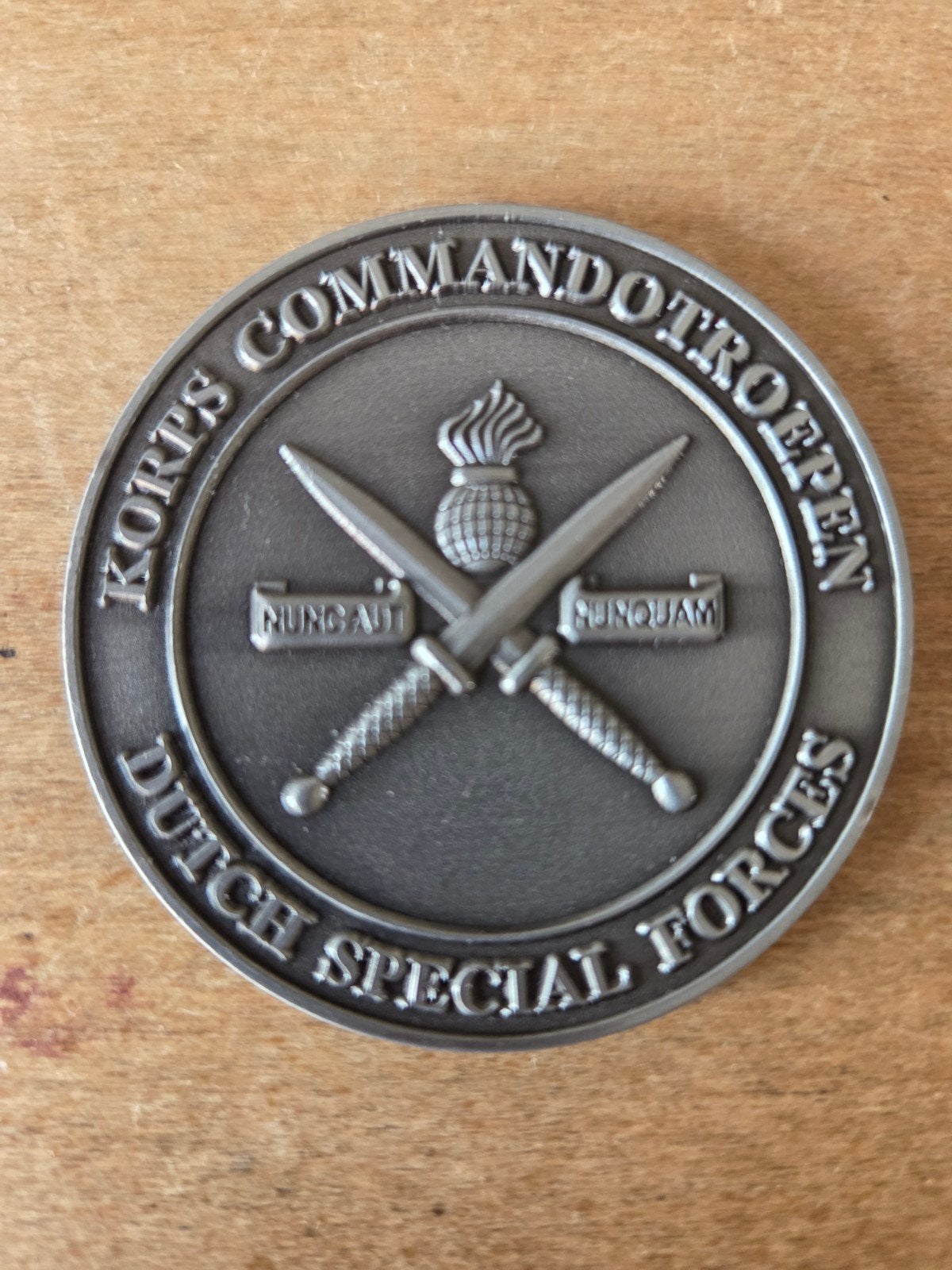 Commando Troepen Challenge Coin - Dutch Special Forces, Ophalen of Verzenden, Landmacht, Nederland, Embleem of Badge