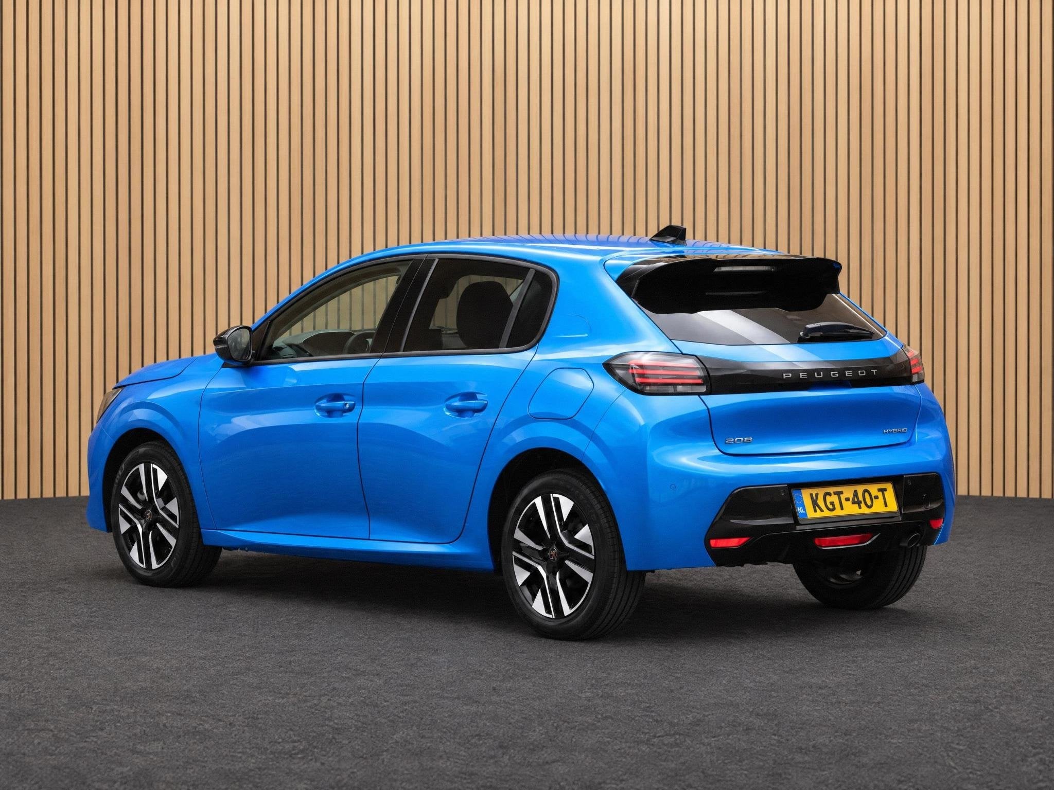 Peugeot 208 1.2 Hybrid 110 e-DCS6 Allure VOORRAAD KORTING, 12 maanden, 1195 kg, Euro 6, 1199 cc