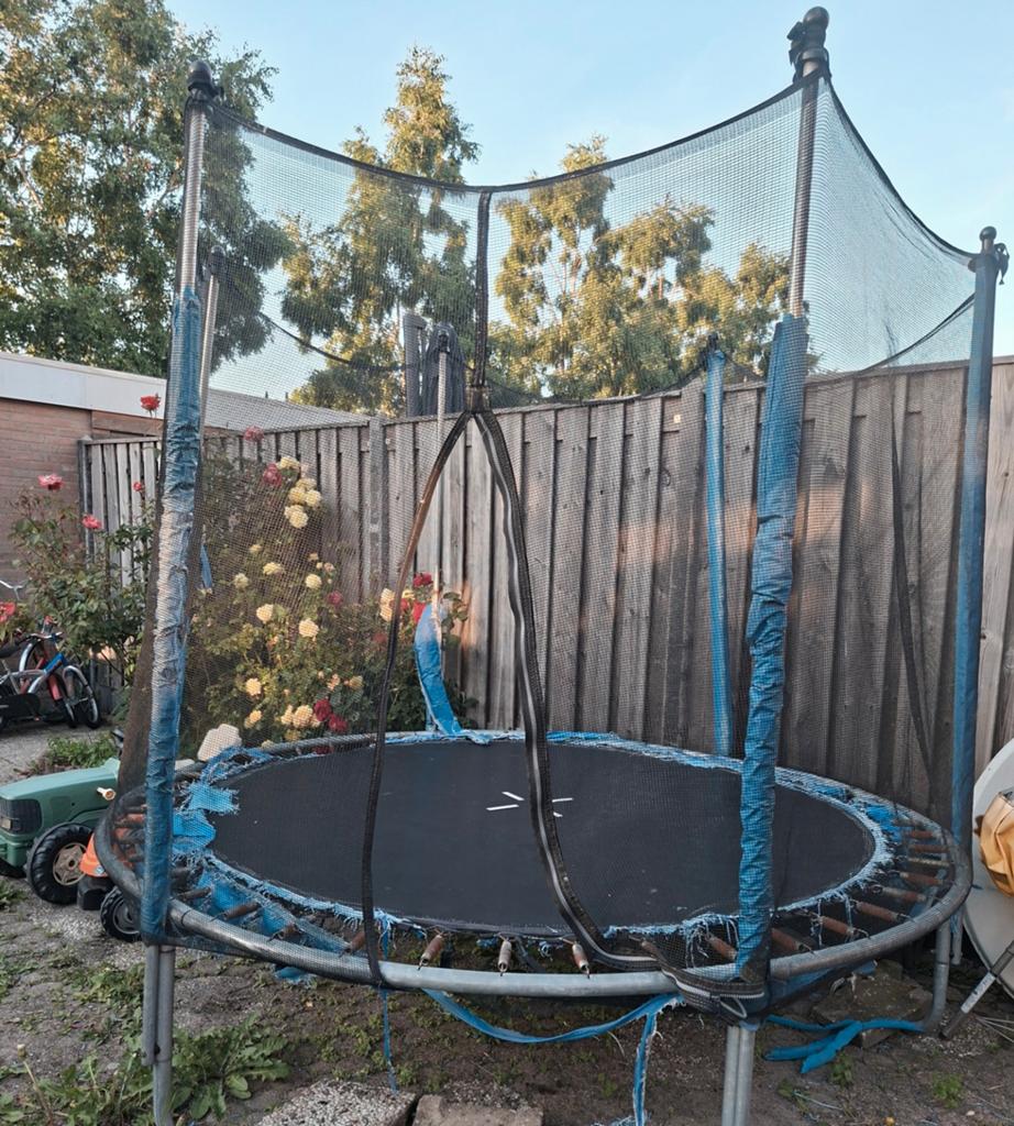 Gratis trampoline, Kinderen en Baby's, Speelgoed | Buiten | Trampolines, Ophalen, Gebruikt
