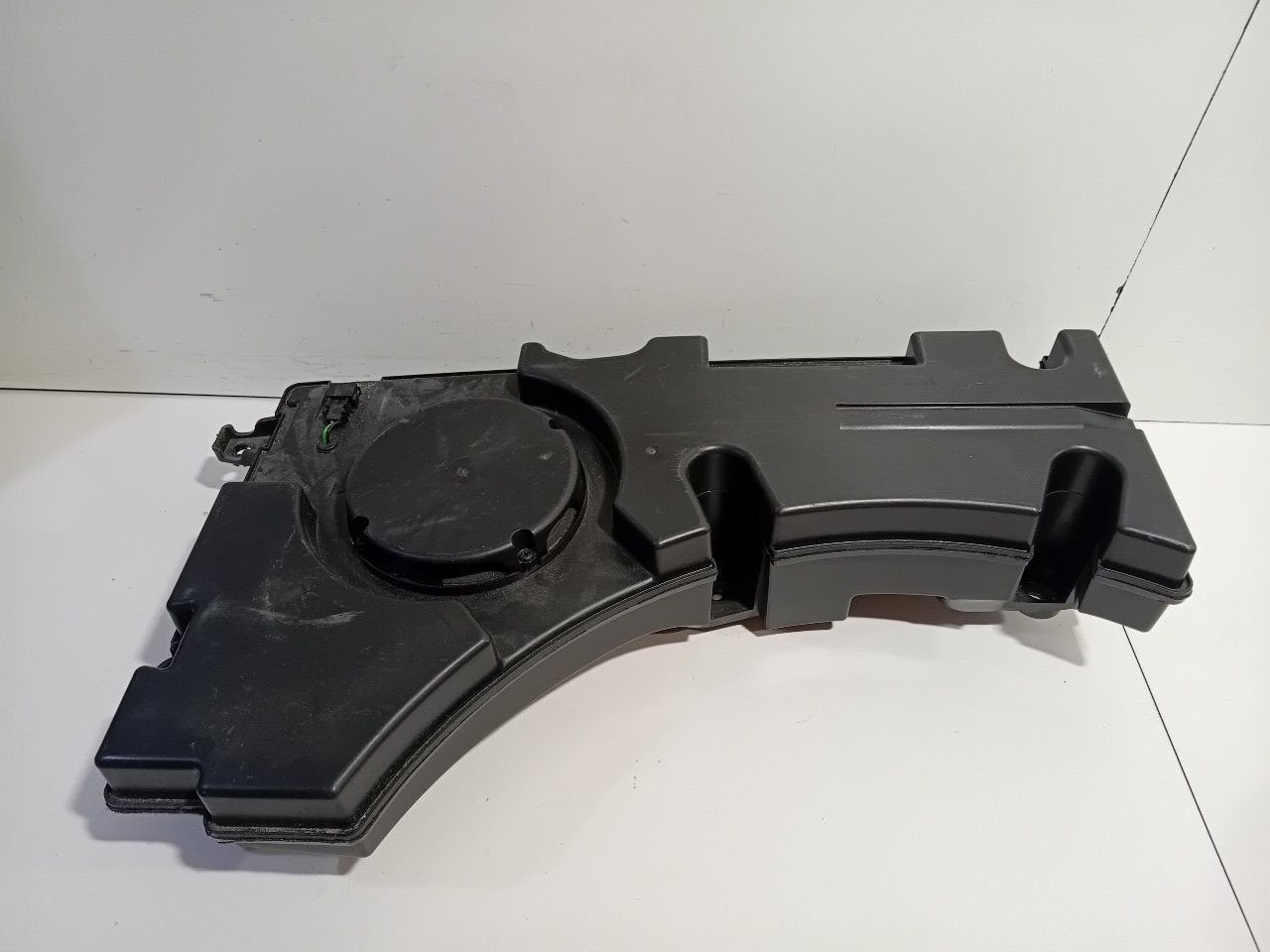 Subwoofer Audi Q7, Ophalen of Verzenden, Van der Ven Autorecycling B.V., Onderdelen@venauto.nl, Ettenseweg 76, 4706 PB Roosendaal, The Netherlands