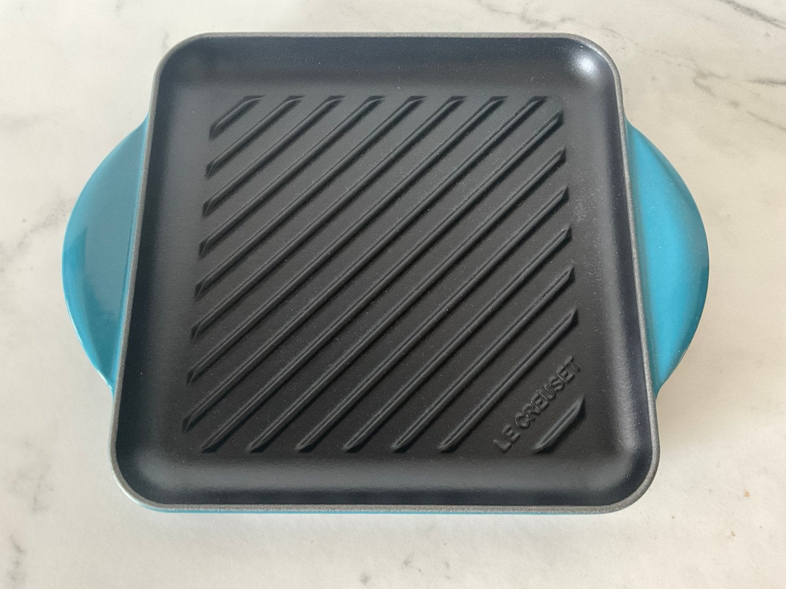 Le Creuset 24 cm vierkante grill, deep teal, nieuw, Koekenpan, Gietijzer, Nieuw, Le Creuset